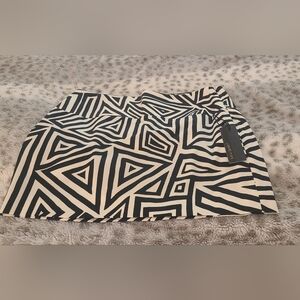 NWT Express Black and White Geometric Mini Skirt- Size 2